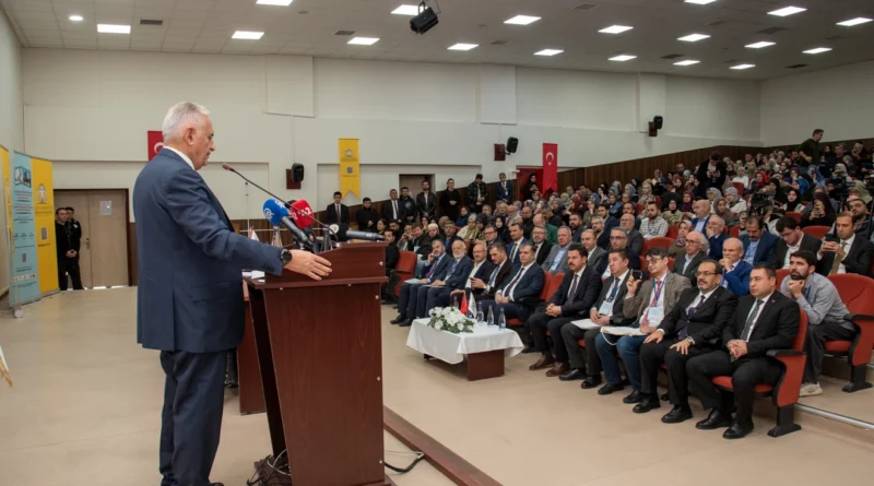 Binali yildirim maturidilik sempozyumu